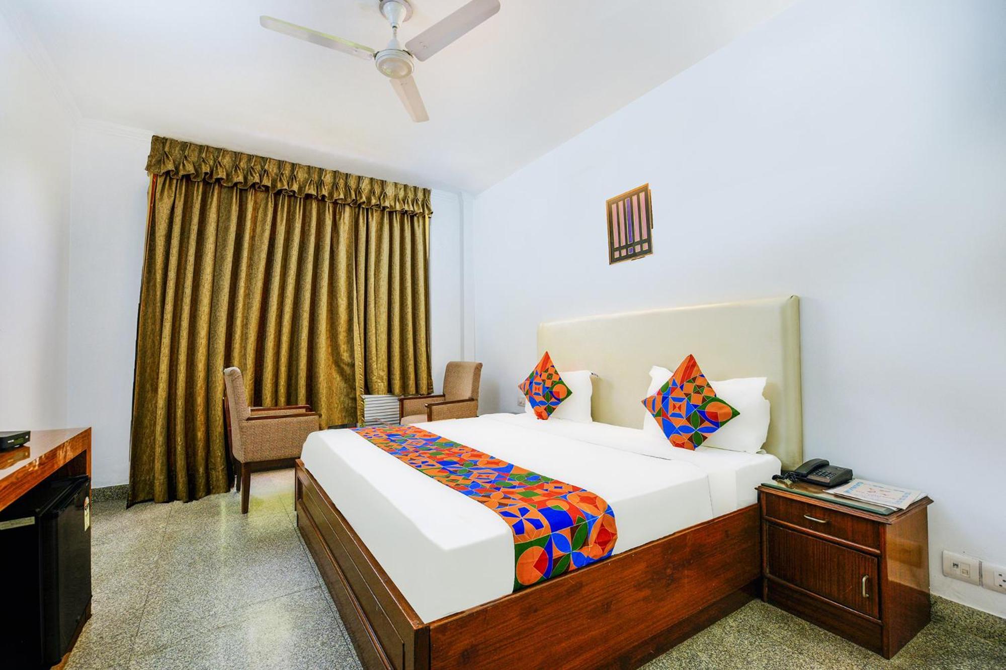 Hotel Exotica Leisure Valley, Gurgáon Kültér fotó