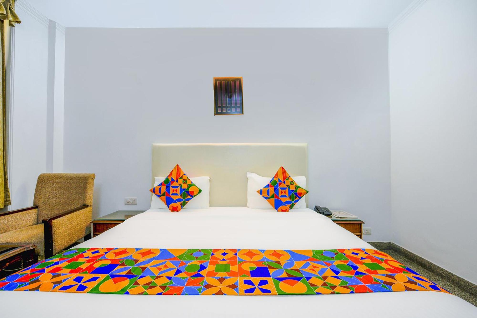 Hotel Exotica Leisure Valley, Gurgáon Kültér fotó