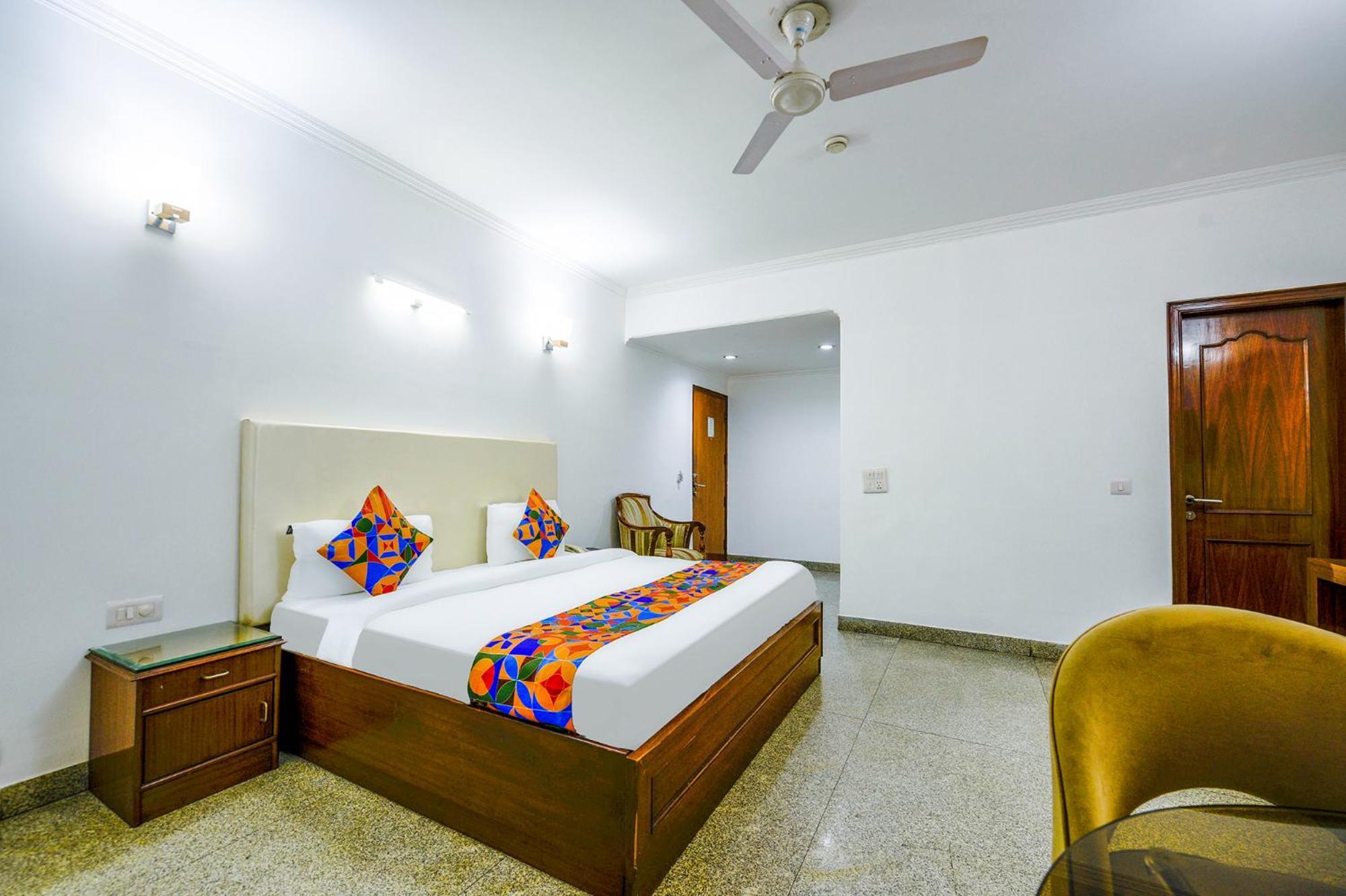 Hotel Exotica Leisure Valley, Gurgáon Kültér fotó