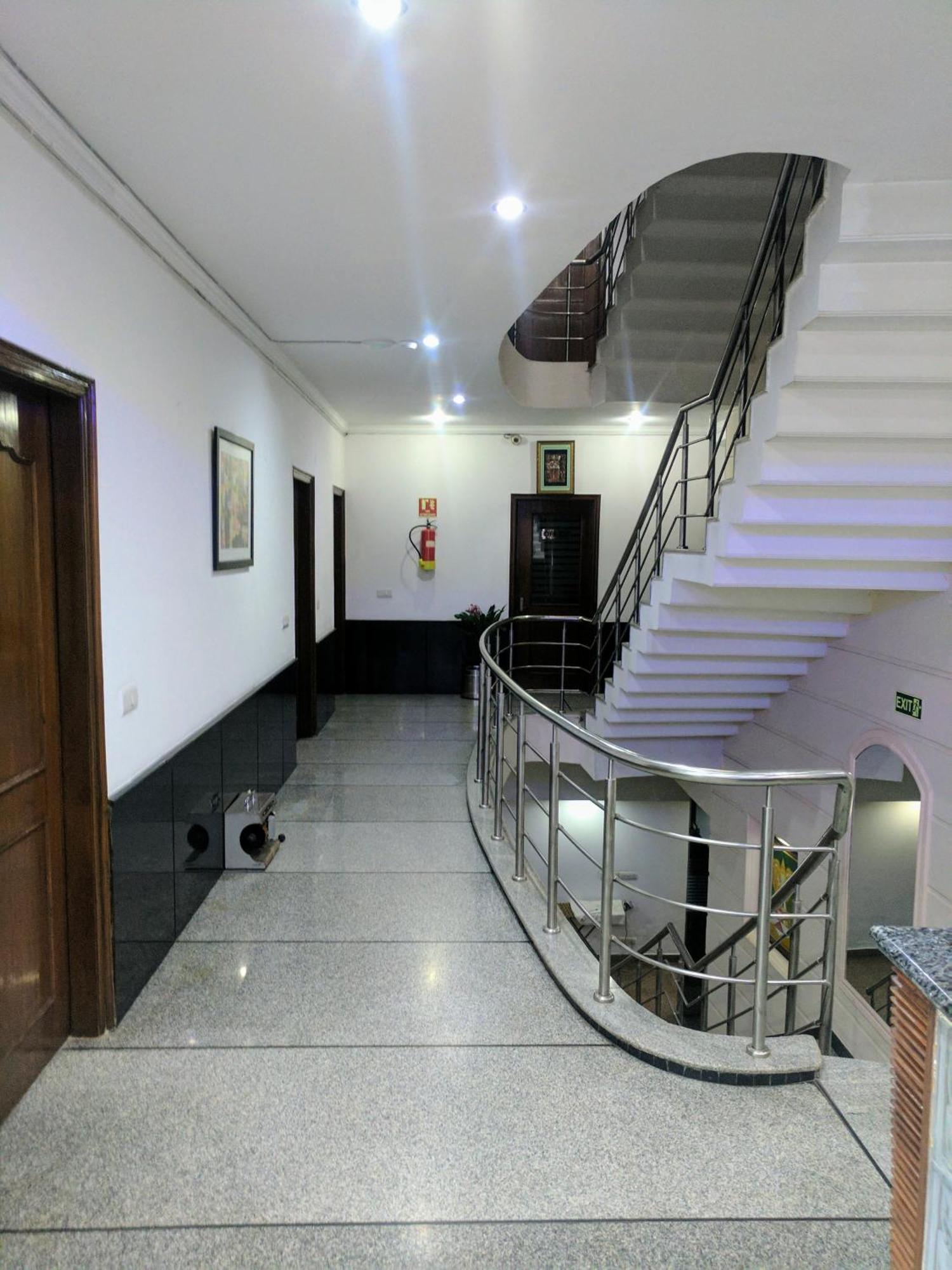 Hotel Exotica Leisure Valley, Gurgáon Kültér fotó